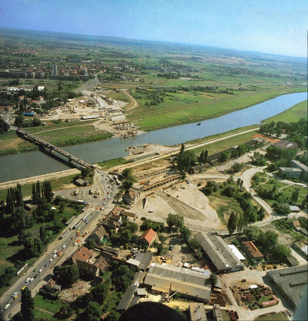 Jadranski most oko 1980. U izgradnji